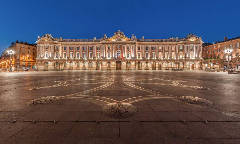 File:Toulouse Capitole Night Wikimedia Commons.jpg