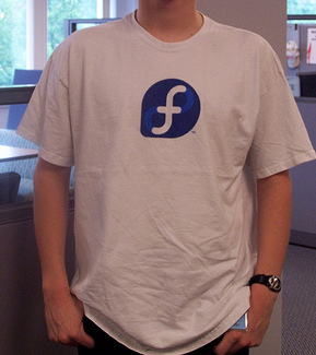 File:Fedora-logomark-only-tshirt-photo.png
