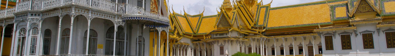 Phnom Penh banner Royal palace.jpg